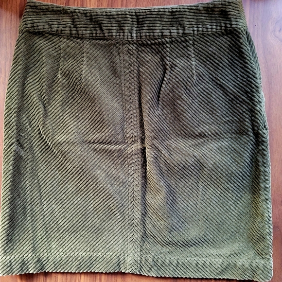Talbots Olive Green Corduroy  Mini Skirt WITH POCKETS - Picture 7 of 7